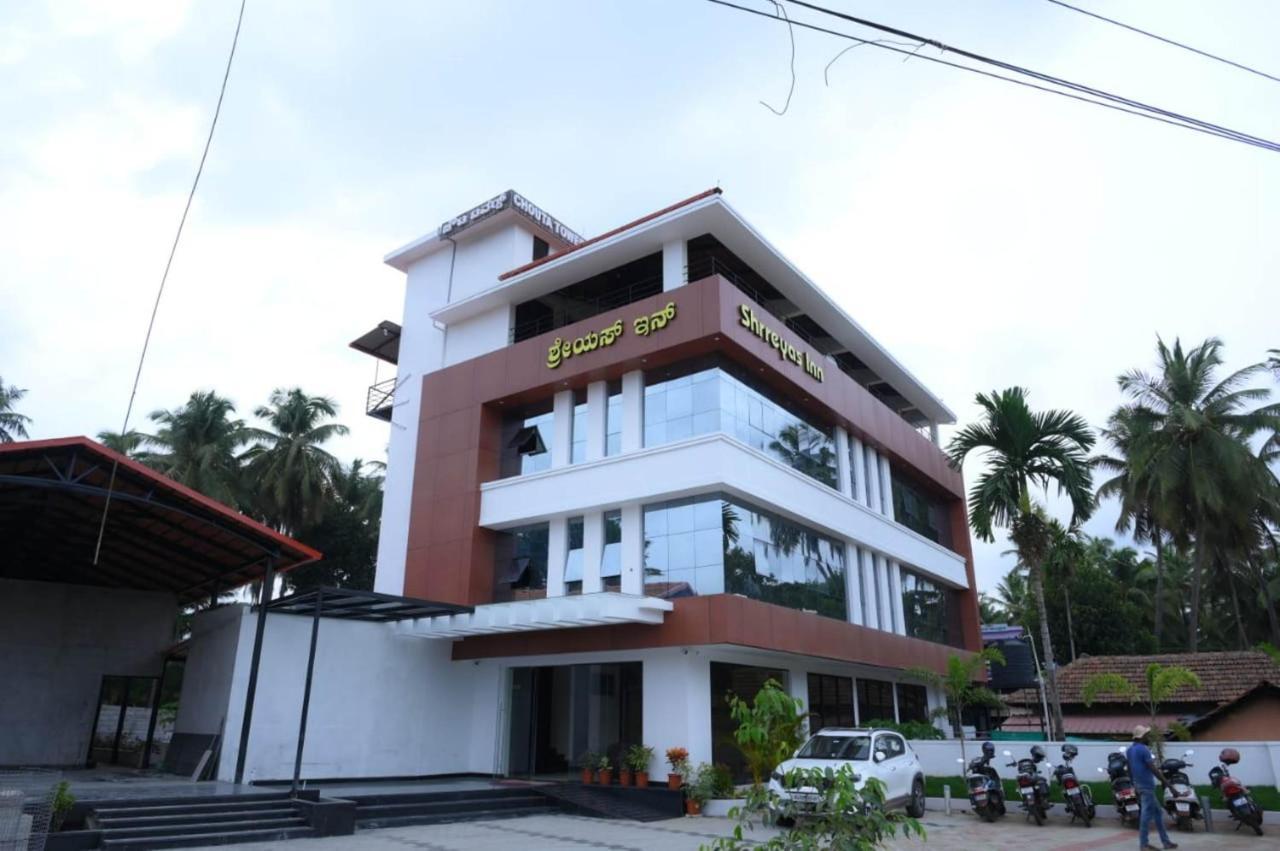 Shrreyas Inn Boarding & Lodging كوندابور المظهر الخارجي الصورة