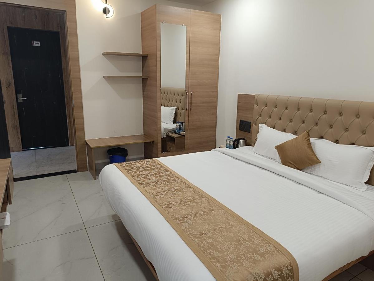 Shrreyas Inn Boarding & Lodging كوندابور المظهر الخارجي الصورة