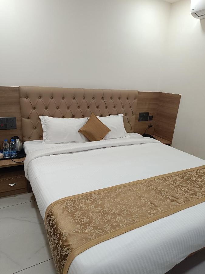 Shrreyas Inn Boarding & Lodging كوندابور المظهر الخارجي الصورة